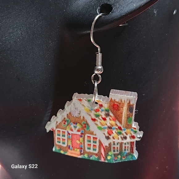 Gingerbread House Christmas Earrings Decorated House Holiday Earrings NWT - Picture 3 of 8